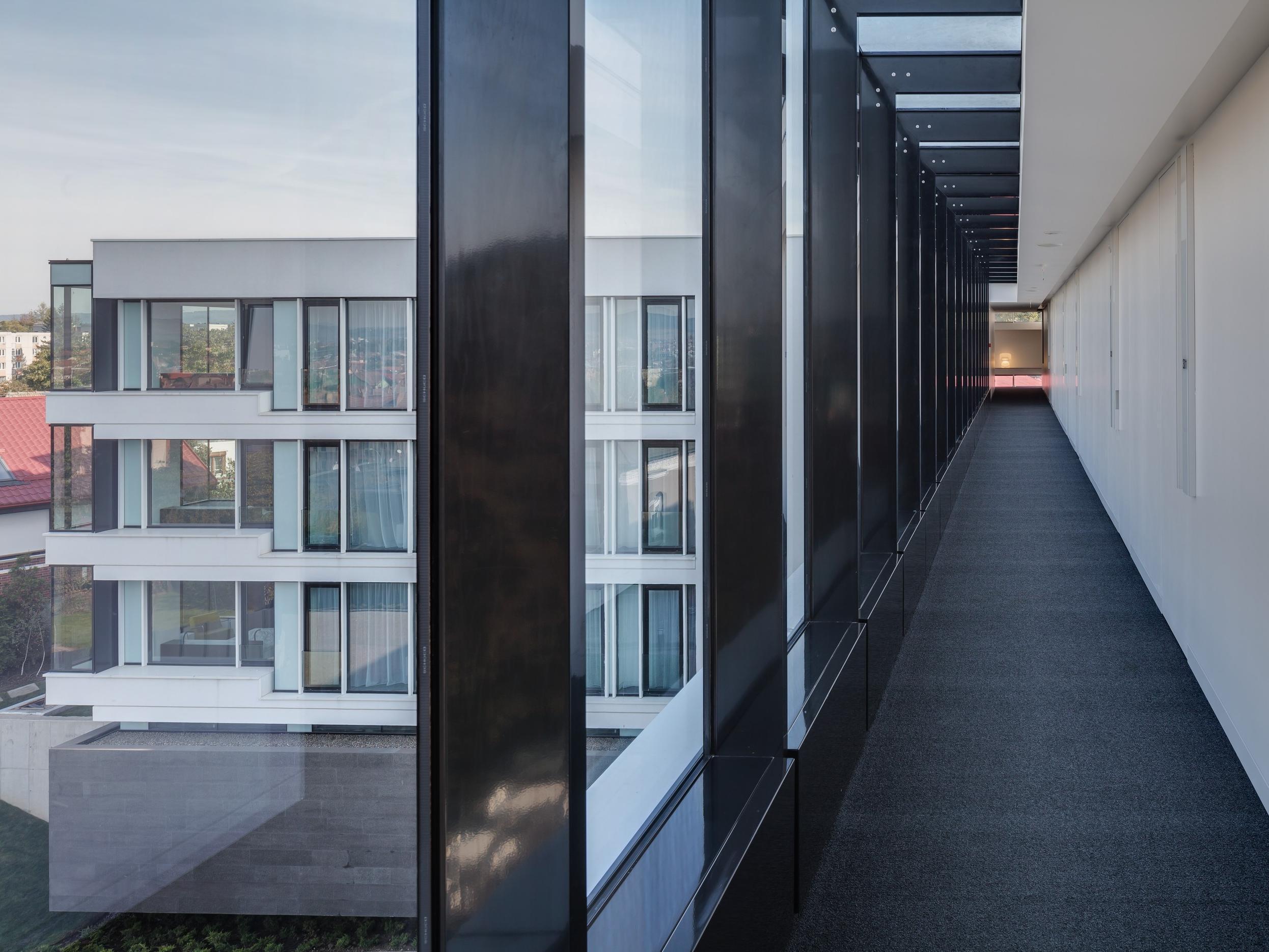 Hotel Privo Targu Mures Exterior photo